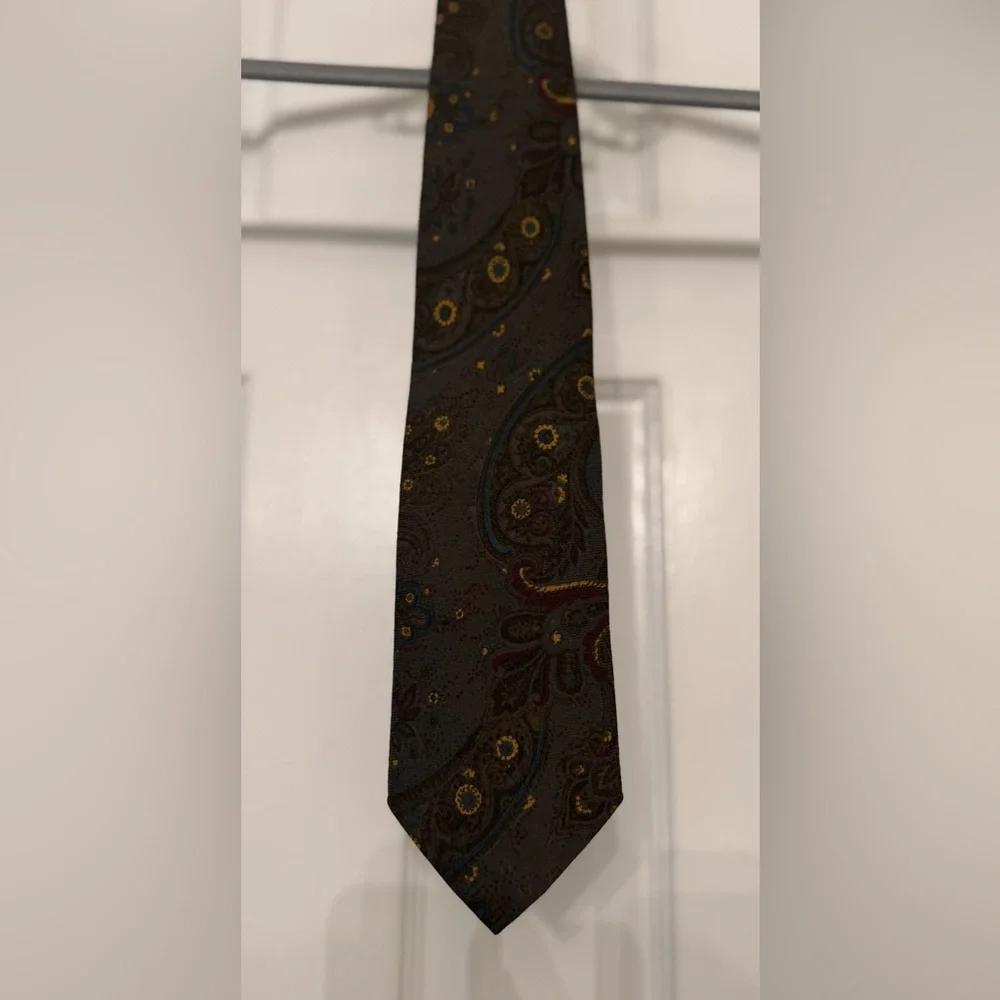 Vintage Brooks Brothers Paisley All Wool Tie – Classic Preppy Designer Necktie
